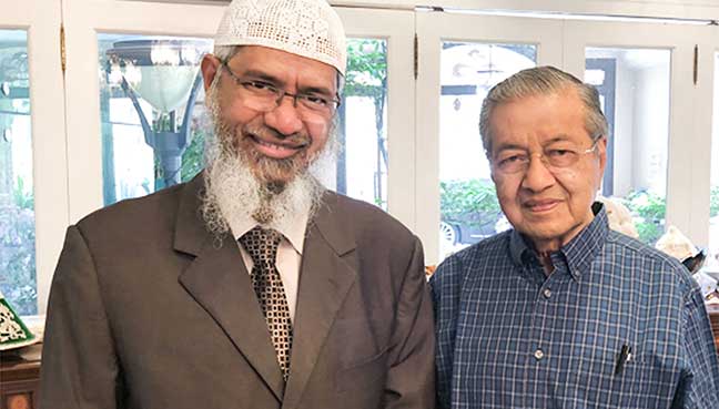 Zakir Naik Calls Tun M "Fearless" For Letting Him Stay in Malaysia - WORLD OF BUZZ