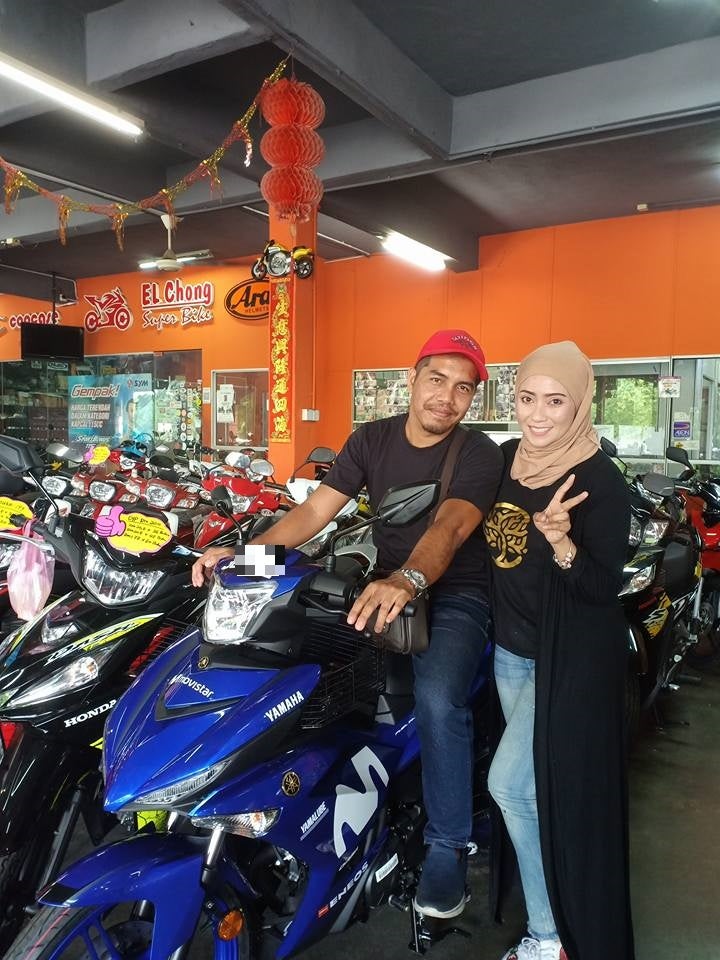 After 21 Years of Loyalty To Her And His Ex5 Motorcycle, Wife Buys Husband Brand New Motorcycle - WORLD OF BUZZ 8