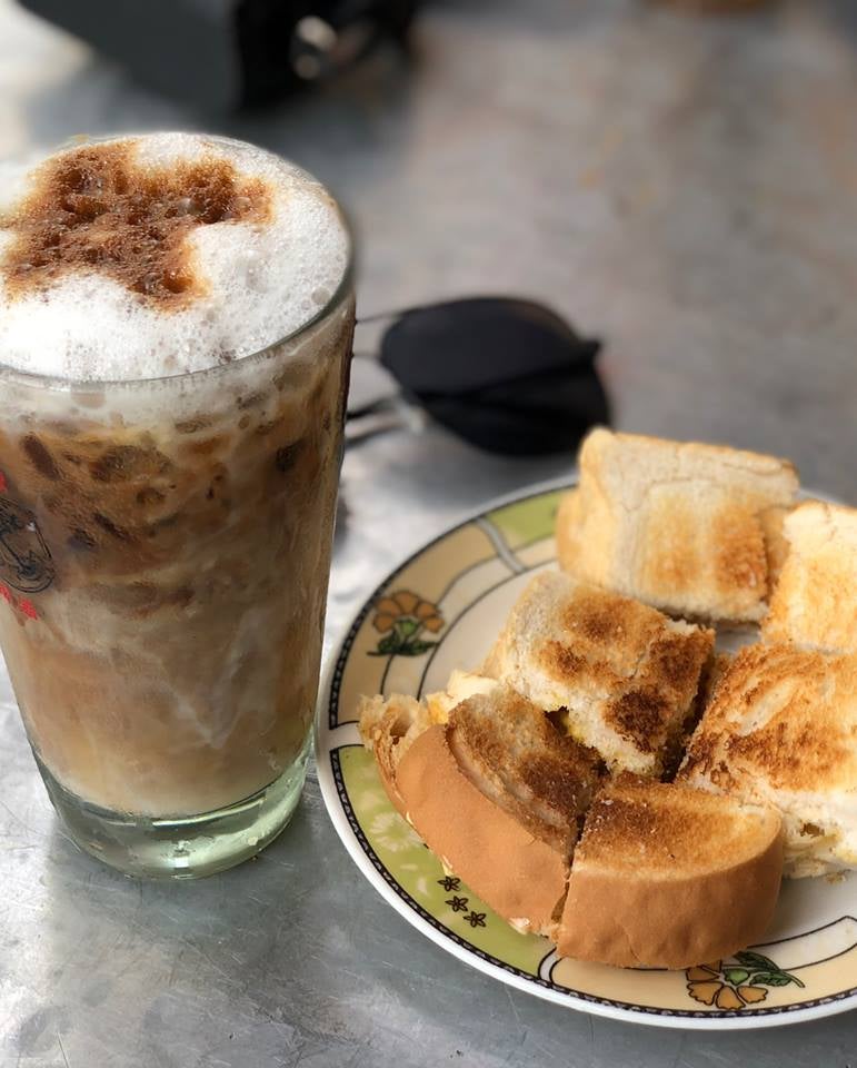 From Ikat Tepi To Latte Art On Traditional Coffee, Find Them All At This Kedai Kopi - WORLD OF BUZZ 5