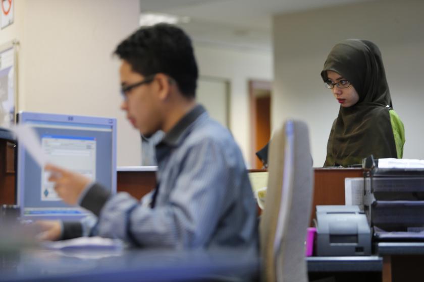 Half A Million Malaysians Are Unemployed, With Young Adults Making up The Majority - WORLD OF BUZZ