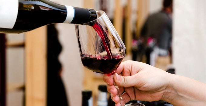 Here'S How Drinking Two Glasses Of Red Wine Can Help You To Lose Weight - World Of Buzz