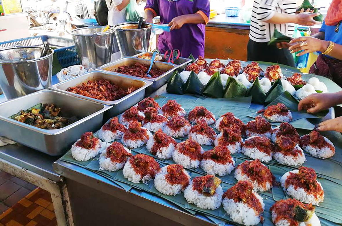 Here's How Nasi Lemak Was Created and Why M'sians Eat It for Breakfast - WORLD OF BUZZ 6