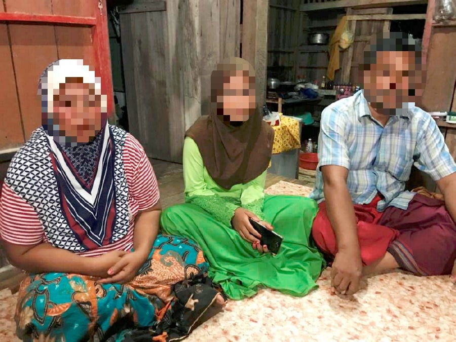 Kelantan Child Bride Sent Back to Thailand - WORLD OF BUZZ 1