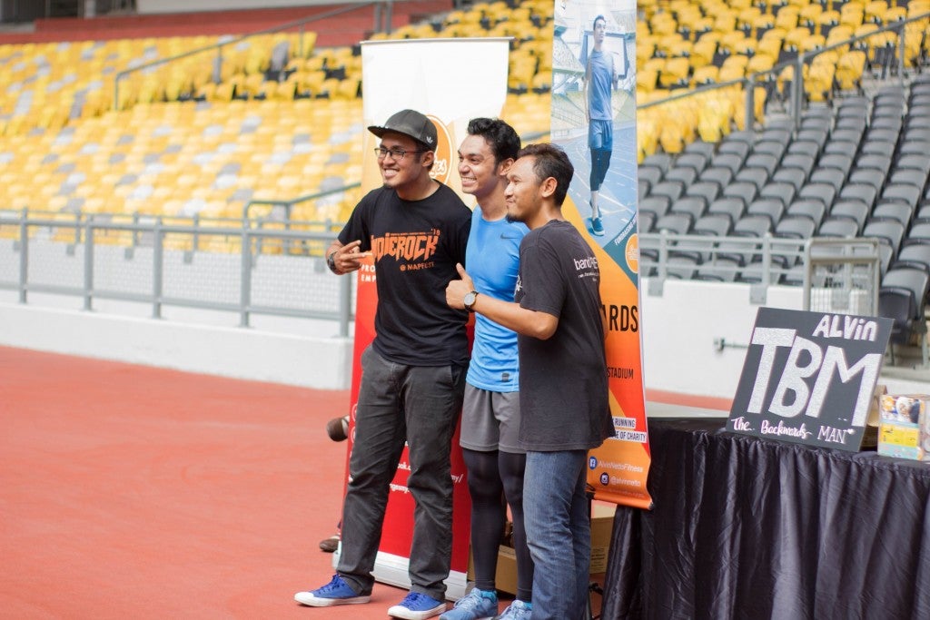 Meet Alvin Netto, The Malaysia Who Ran Backwards to Raise Fund For Charity - WORLD OF BUZZ 4