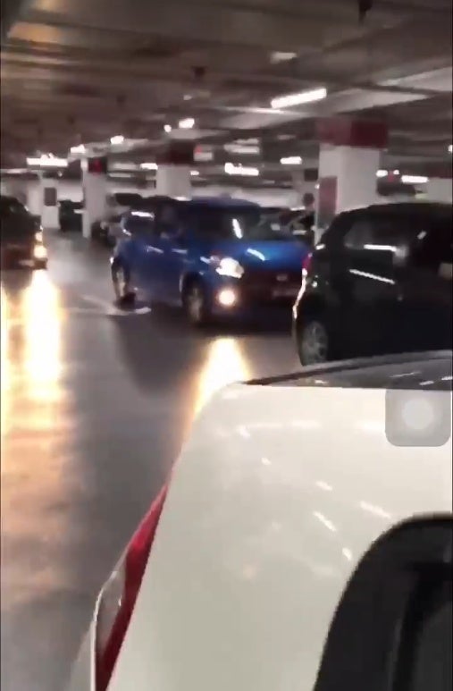 Parking Lot Stand Off In Midvalley Megamall! - WORLD OF BUZZ 2