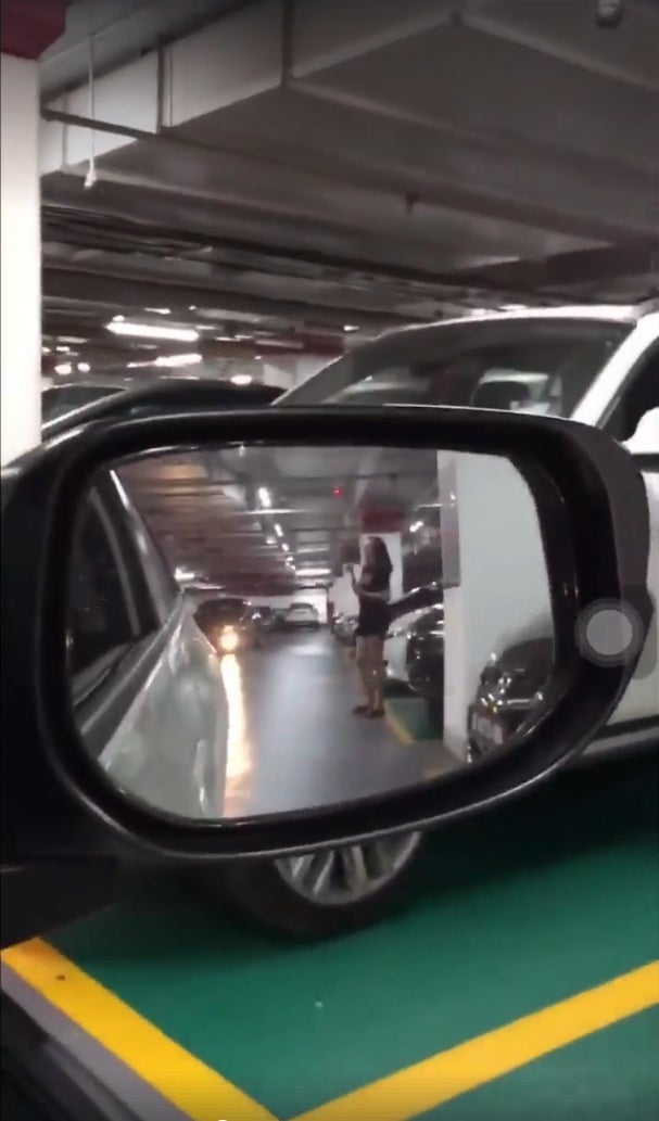 Parking Lot Stand Off In Midvalley Megamall! - World Of Buzz 3