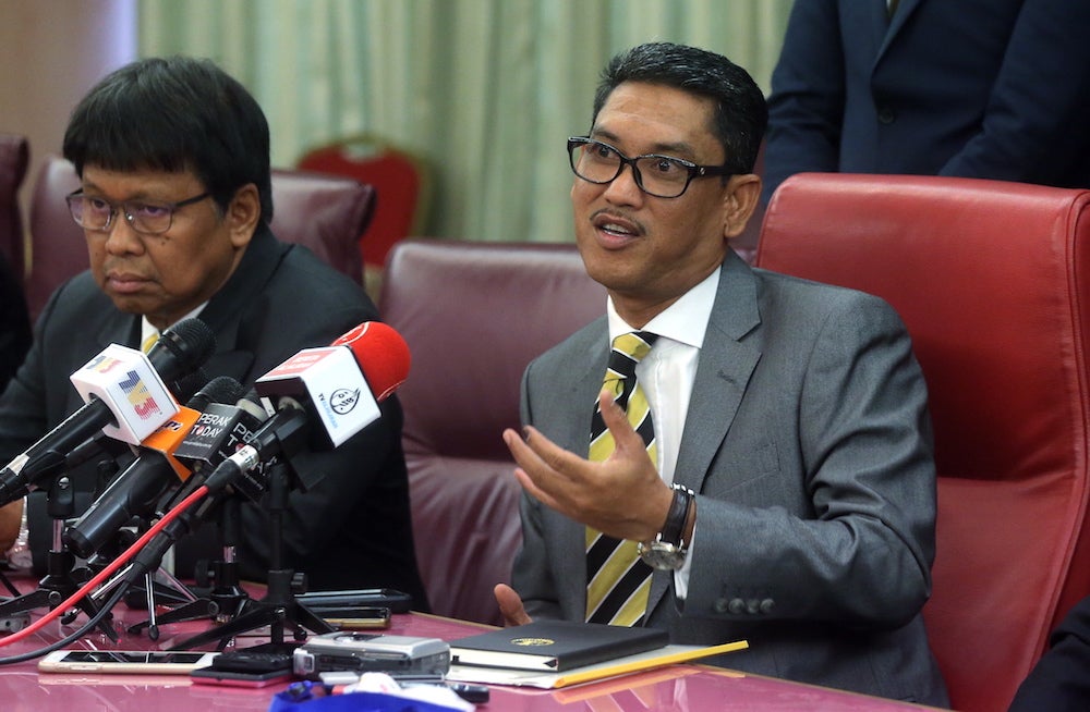 Perak MB: Marrying Children 16 And Younger Is Just Cruel - WORLD OF BUZZ