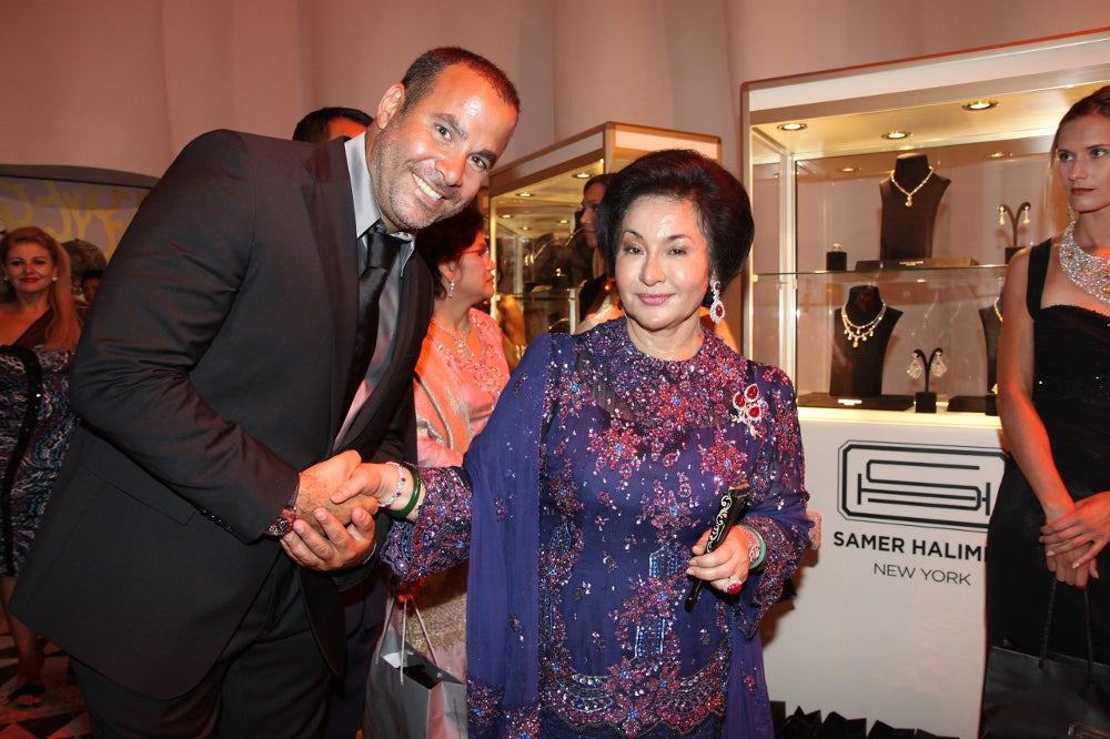 Rosmah Wanted To Wear - WORLD OF BUZZ