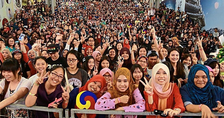 6 Struggles Only Malaysian K-Pop Fans Will Understand All Too Well - World Of Buzz