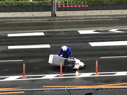 Abang Delivery Man Vs Japan's Typhoon Jebi - World Of Buzz 1