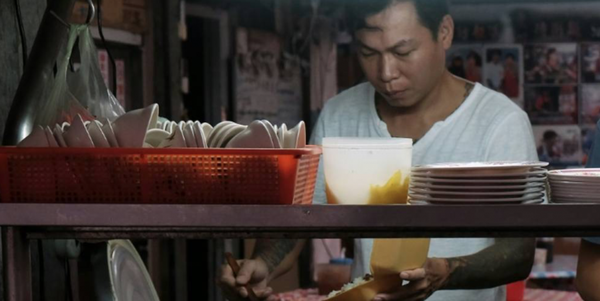 Ex-Gangster Turned Noodle Chef Has Served 40,000 Bowls Of Free Noodles For The Needy - World Of Buzz