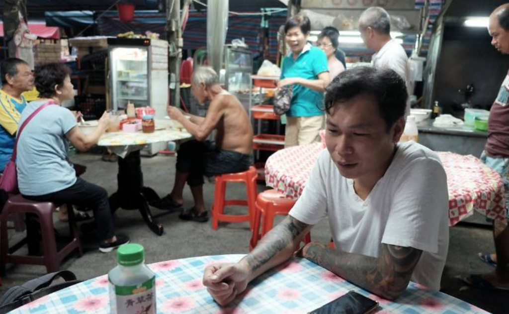 Ex-Gangster Turned Noodle Chef Has Served 40,000 Bowls Of Free Noodles For The Needy - WORLD OF BUZZ 1