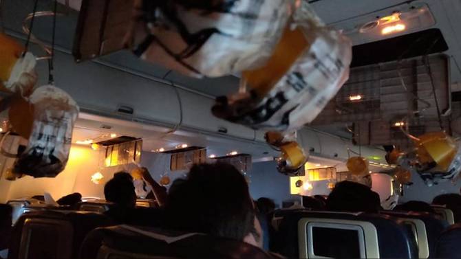 Flight Crew Forgets to Regulate Cabin Pressure, Over 30 Passengers Suffer Bleeding From Mouth & Nose - WORLD OF BUZZ