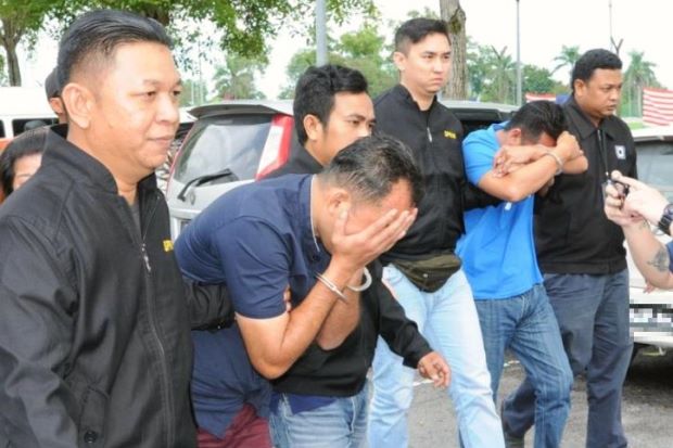 Kudos! Two Kedah PKR Members Arrested By MACC For Bribery - WORLD OF BUZZ 2