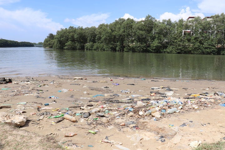 Malaysia Is Now A Dumping Ground For Plastic Waste From New Zealand - World Of Buzz 5
