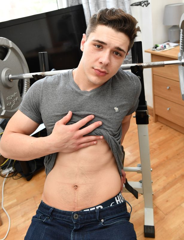 Man Believes His Ripped Six-Pack Abs Saved His Life When He Was Run Over by Truck - WORLD OF BUZZ 1