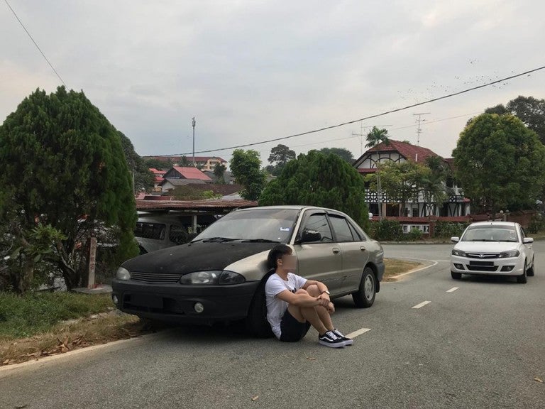 Msian Guy Drives Trusty Proton Wira To Fetch Girl She Refuses To Get Inside The Car World Of Buzz 768X576 1