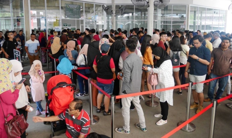 M'sians Experience Massive Congestion During Four-Day Long Weekend At Major Tourist Spots - WORLD OF BUZZ