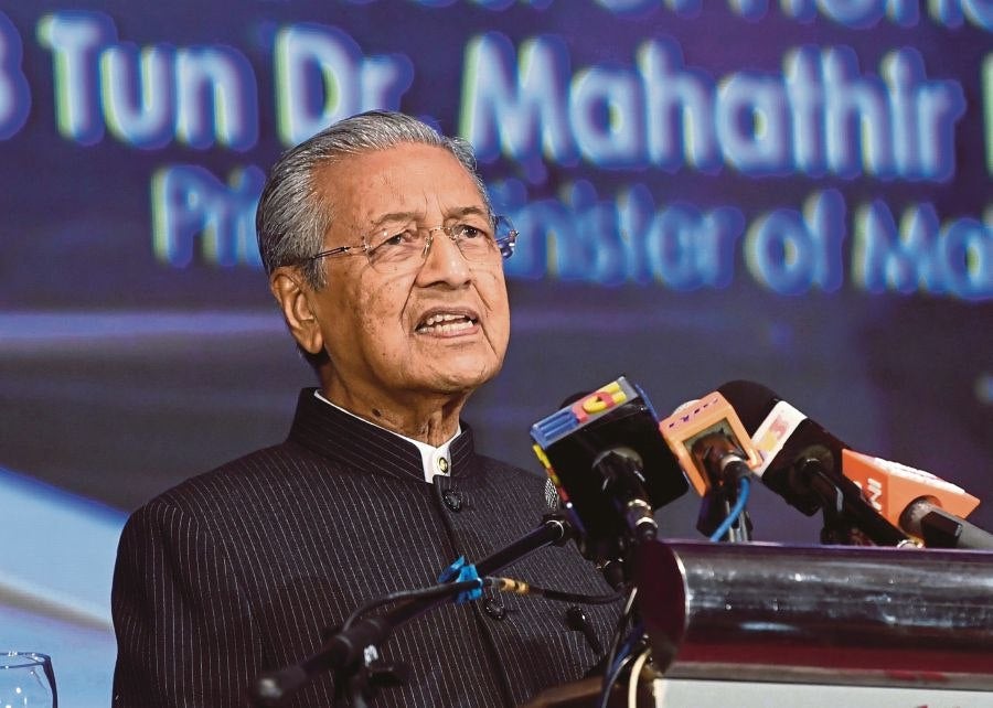 Tun M Says He Is Ashamed Of Rm39 Billion Worth Of Unpaid Ptptn Loans - World Of Buzz 2