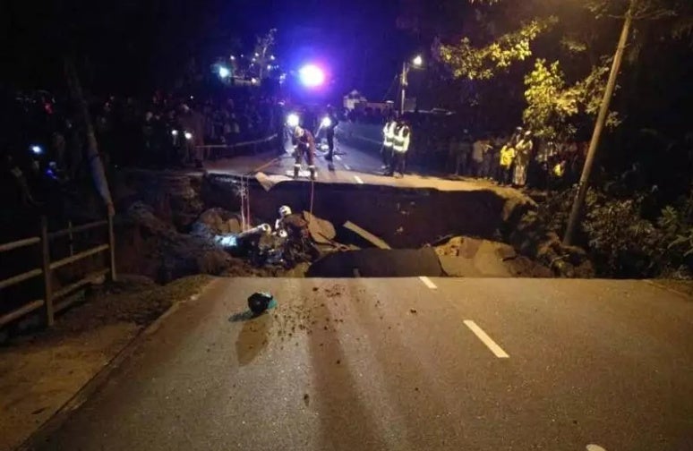 Two M'sian Teens Found Dead in Rubble After Bridge Shockingly Collapsed - WORLD OF BUZZ