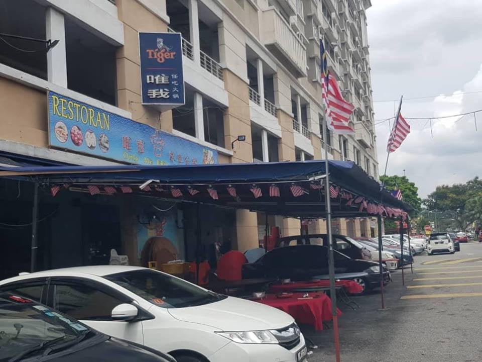 Two Popular Kepong Hotpot Restaurants Slapped With Fines For Occupying 10 Empty Parking Lots - World Of Buzz 1