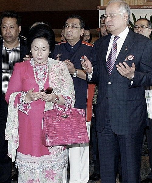 "We Can Build A Museum For Rosmah's Handbags," Daim Zainuddin Jokes - WORLD OF BUZZ 1