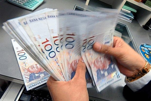 All Cash Transactions Over RM25,000 At Banks Must Be Reported Starting 2019 - WORLD OF BUZZ 1