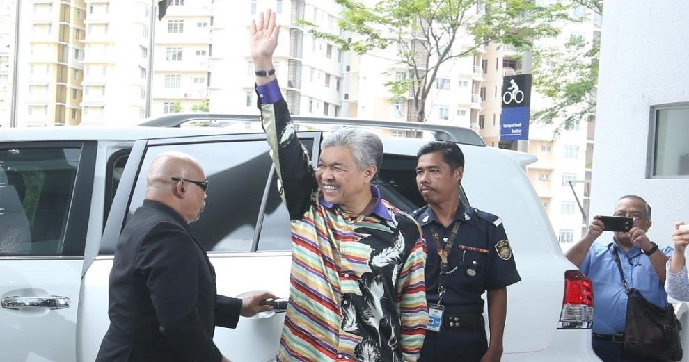 BREAKING: MACC Has Just Arrested Umno President Zahid Hamidi - WORLD OF BUZZ 1