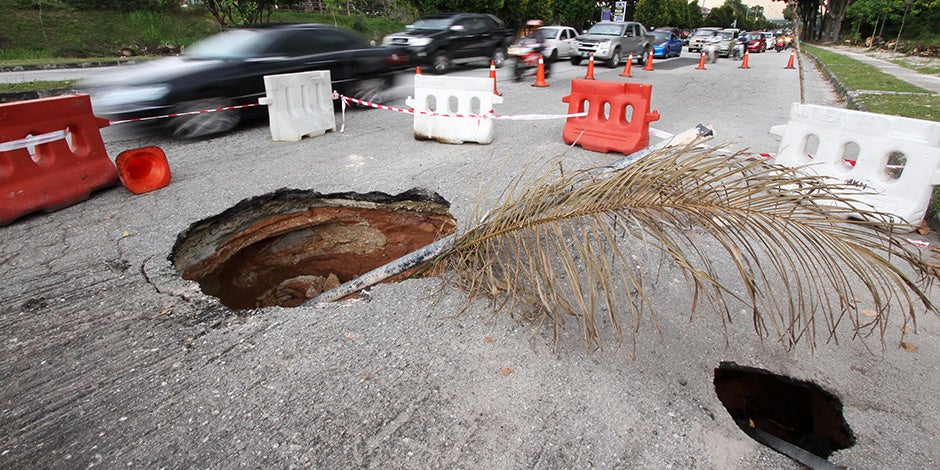 Companies Can Be Fined RM100,000 For Causing Potholes and Damages on Roads - WORLD OF BUZZ 1