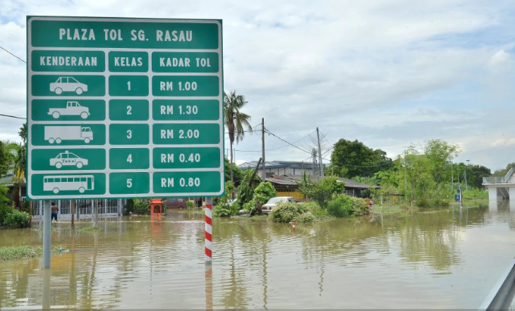 Disaster Control Warning: Flash Floods Caused by Tides Nearly 5m High to Hit Various Parts of M'sia - WORLD OF BUZZ 1