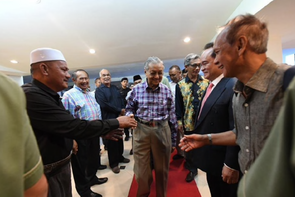 Dr M To Rude Cabbies: If You Don't Want Me To Be PM, Today I Resign - WORLD OF BUZZ 3
