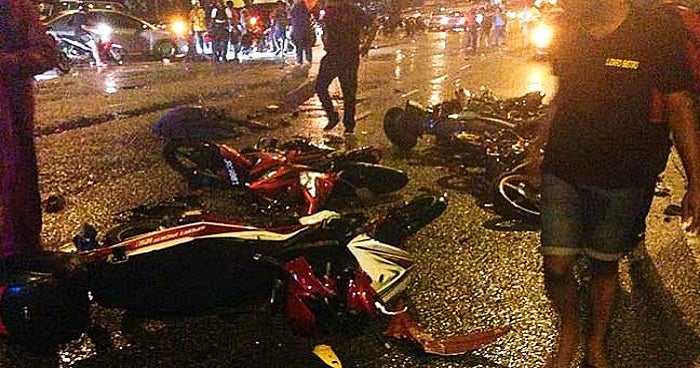 Johor Motorcyclists Stop To Help Crash Victims End Up Getting Killed In Another Accident World Of Buzz 5