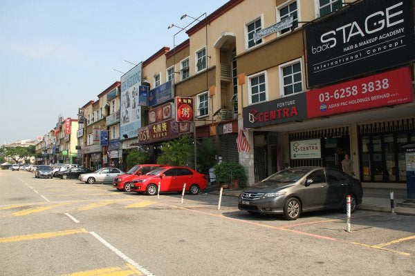 Kepong MP: Businesses Who Block Reserved Parking Bays After Hours Can Be Fined RM500 - WORLD OF BUZZ