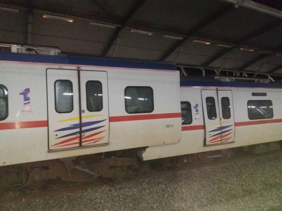 KTM Experiencing Delays After Crashing into Cargo Train at Tanjung Malim Station - WORLD OF BUZZ 2