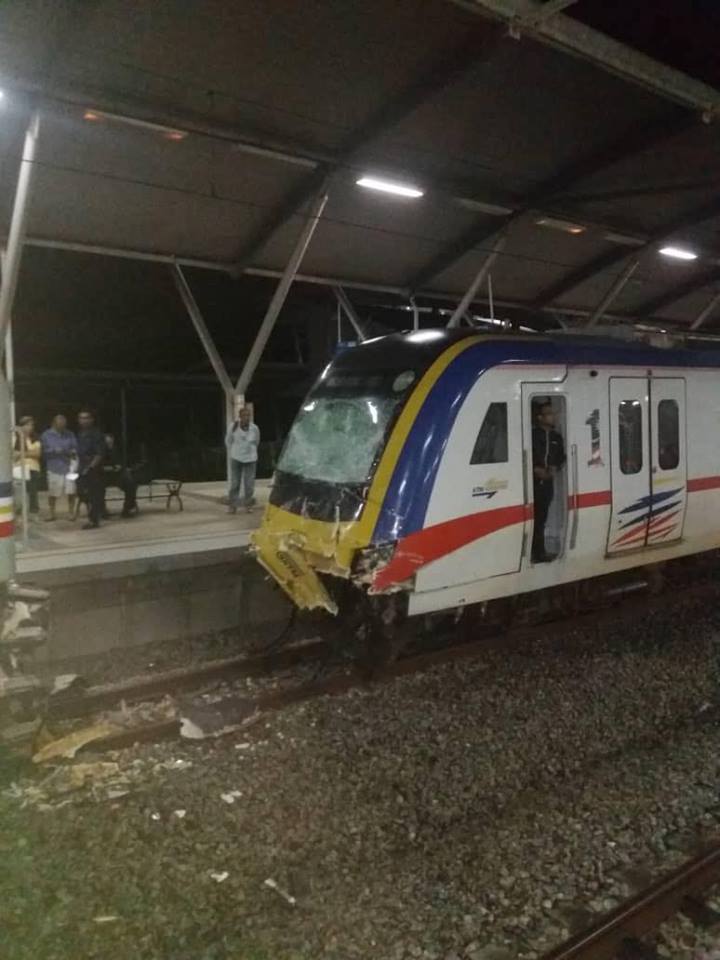 KTM Experiencing Delays After Crashing into Cargo Train at Tanjung Malim Station - WORLD OF BUZZ