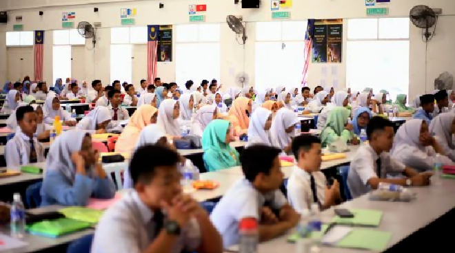 MOH: 10% of M'sia Secondary School Students Want to Commit Suicide - WORLD OF BUZZ 1