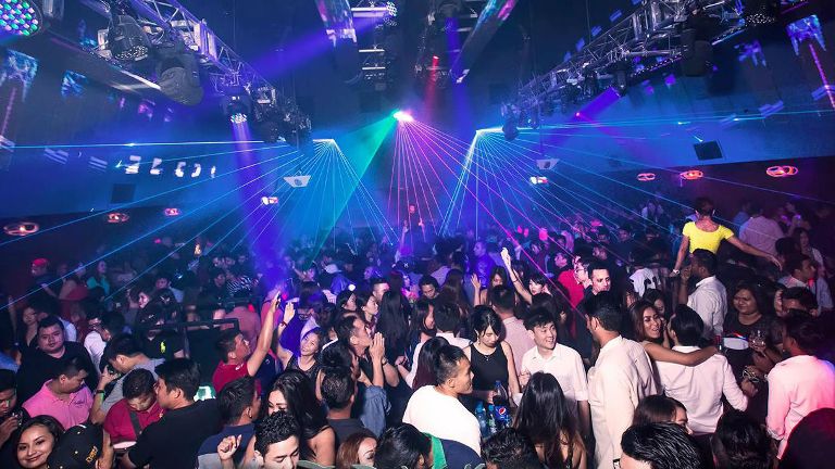 M'sian Uni Student Says He Doesn't Understand Why Girls Like Clubbing, Gets Roasted - World Of Buzz 1