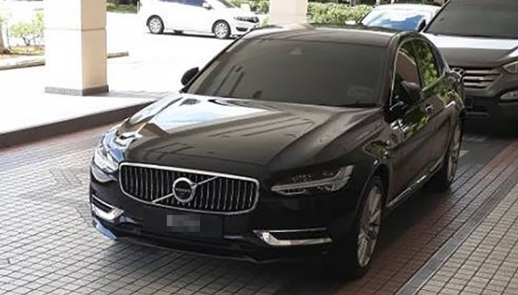 Mukhriz Defended The Purchase Of A New Volvo S90 Hybrid, Say It Is Part Of Tackling Environmental Issues - WORLD OF BUZZ