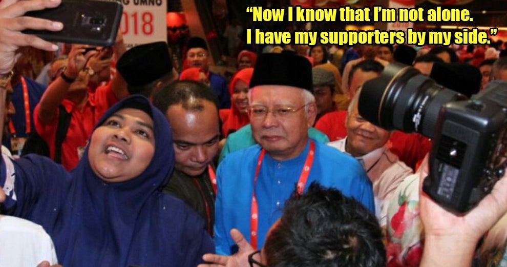 Najib Tears Up After Being Surrounded By Supporters During Umno General Assembly - World Of Buzz