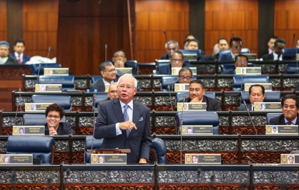 "Next Time I'll Just Write A Facebook Post," Najib Says After Addressing Empty Parliament - WORLD OF BUZZ