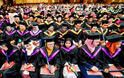 Over 50,000 Fresh Grads in Sarawak Remain Unemployed Because Their Degrees Are Not In Demand - WORLD OF BUZZ 1