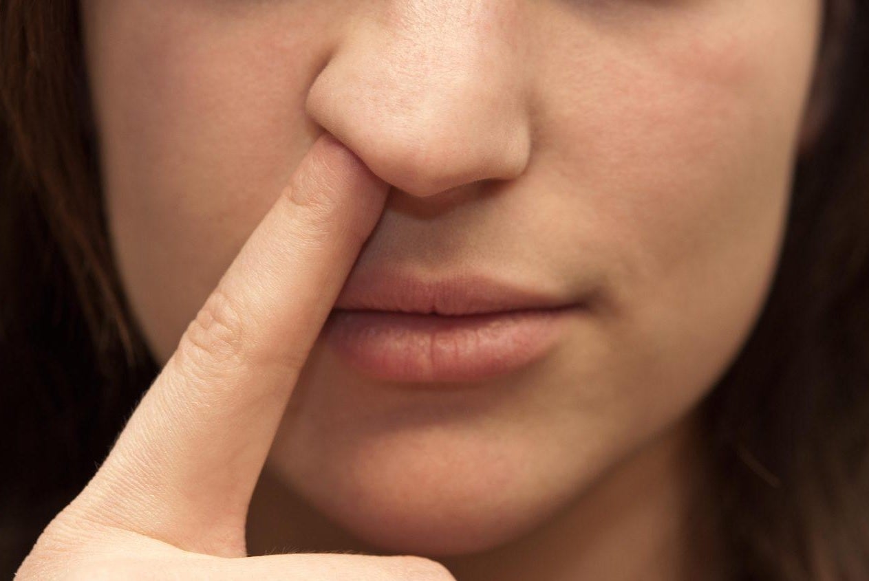 Picking Your Nose With Your Fingers Can Lead To Pneumonia, Research Shows - World Of Buzz 2