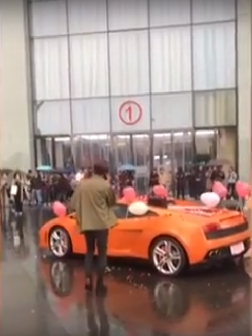 Rich Guy Buys Lamborghini For Marriage Proposal, Throws Tantrum When He Gets Rejected - WORLD OF BUZZ 6