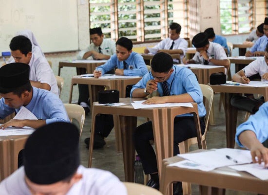 This Malaysian Student Almost Failed His Exam Because Of This Pen - WORLD OF BUZZ 1