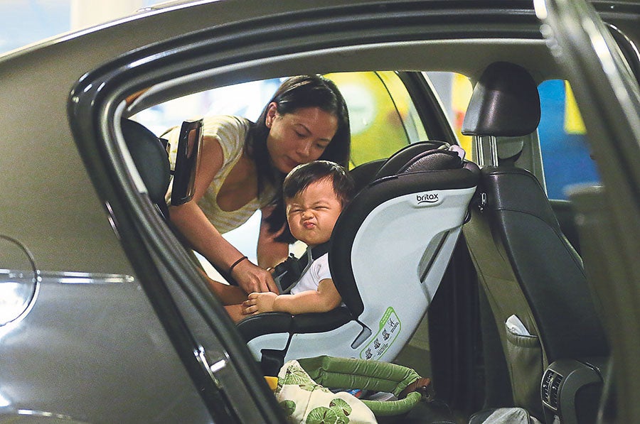 Transport Minister: Starting 2020, All Private Cars Must Have Child Car Seats Installed - World Of Buzz 1
