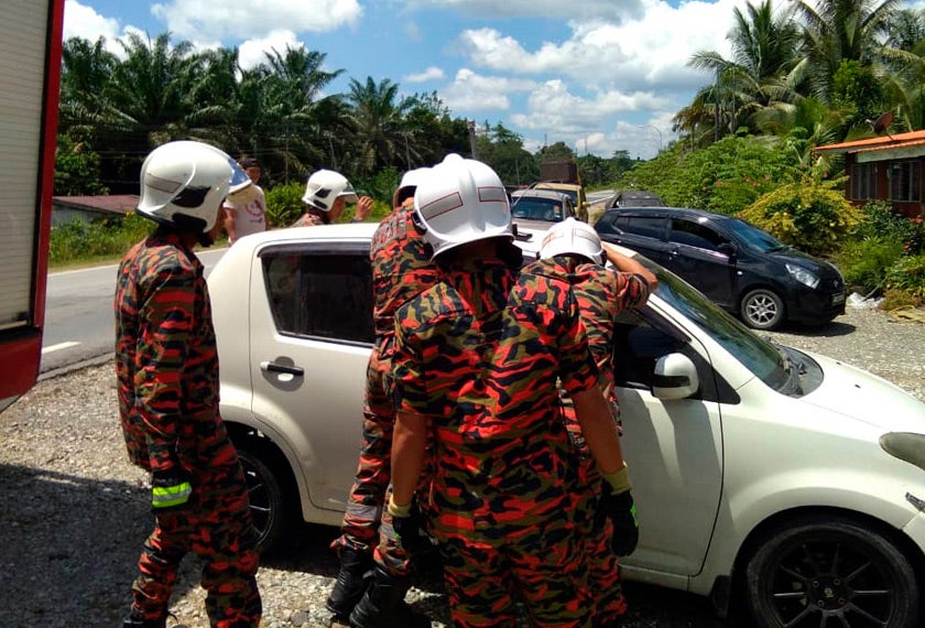 Two M'sian Teens Mysteriously Found Dead Inside Car With Engine Running - WORLD OF BUZZ