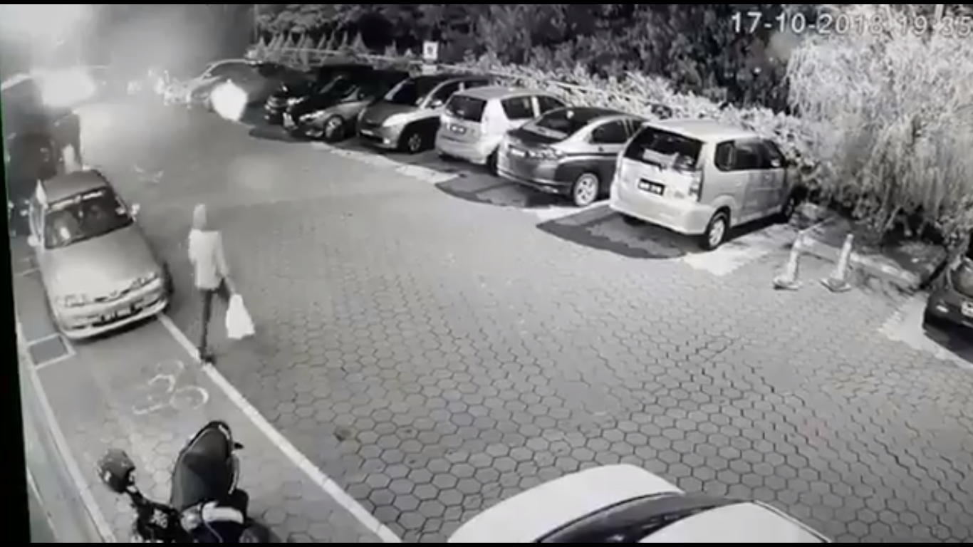 Video Shows Hyundai Killing Woman in Hit-and-Run in Cyberjaya, Netizens Outraged - WORLD OF BUZZ 1