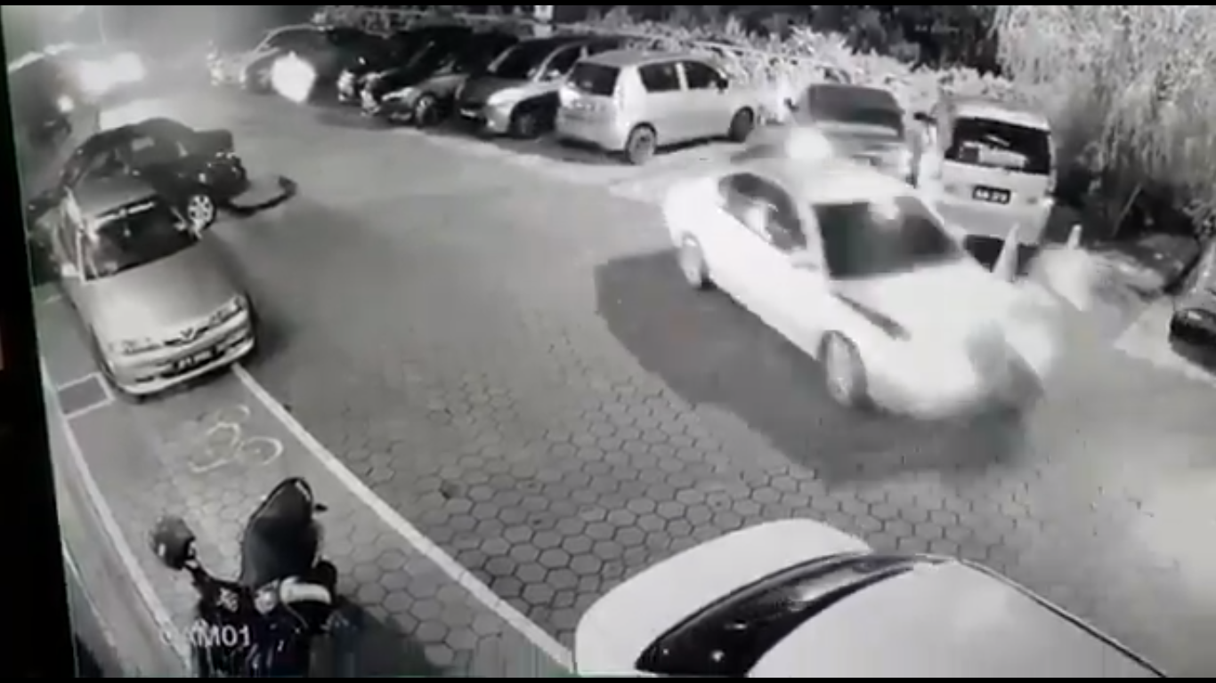 Video Shows Hyundai Killing Woman in Hit-and-Run in Cyberjaya, Netizens Outraged - WORLD OF BUZZ 3