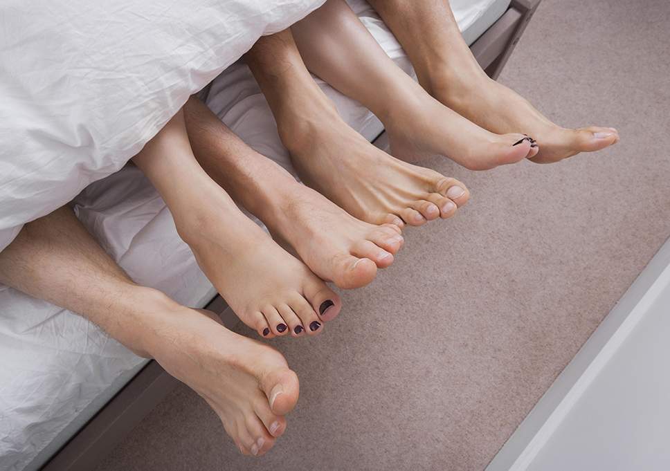 BF Secretly Brings Stranger Into Room for Threesome With GF After Watching 50 Shades of Grey - WORLD OF BUZZ