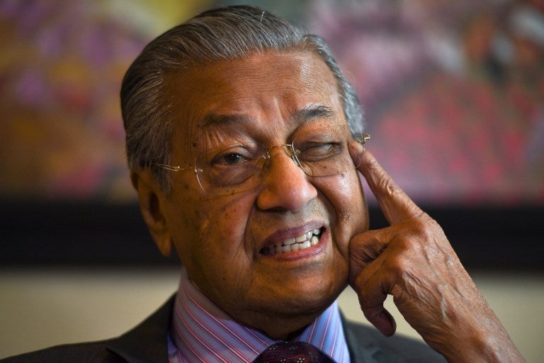 "I Should Be Dead Now, It's Exhausting," Tun M Jokes About Being PM At 93yo - WORLD OF BUZZ 1